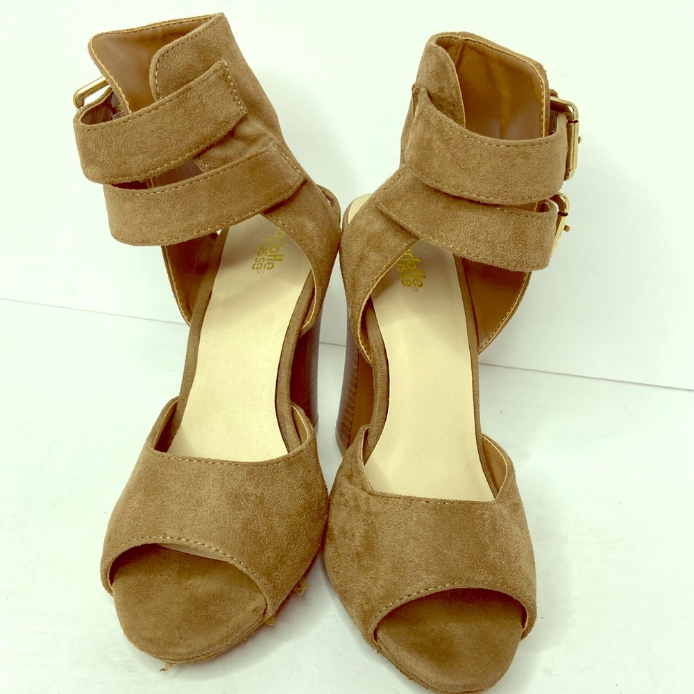 Taupe buckled heels